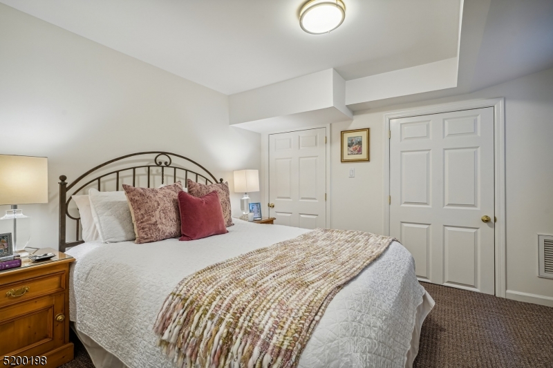 OLD SHORT HILLS - Residential