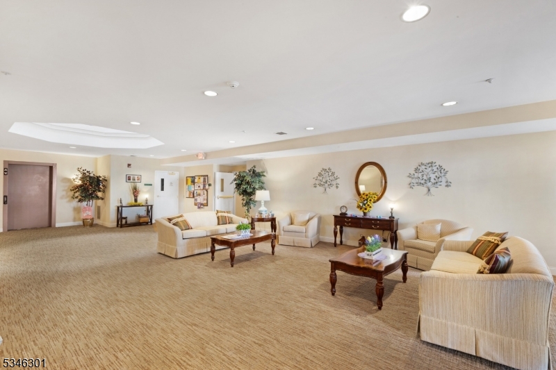 1208 Clinton Ln 1208
