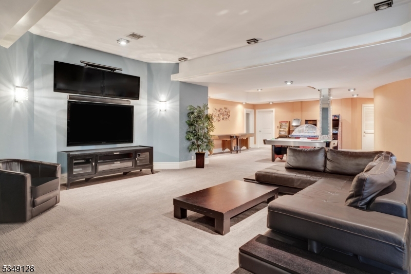 RICKLAND ESTATES - Residential