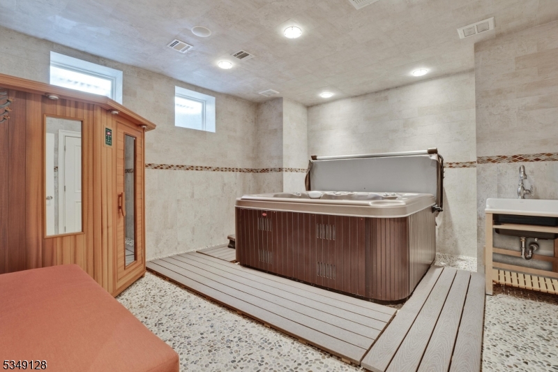 RICKLAND ESTATES - Residential