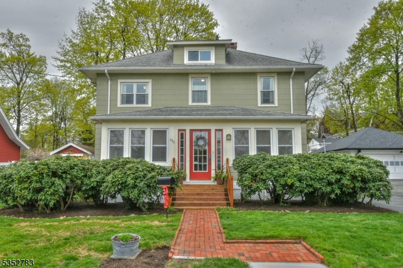 111 Sherman St