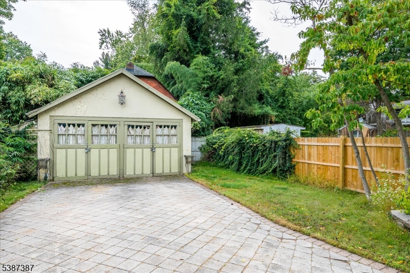 Plainfield City, New Jersey 07060, United States, 5 Bedrooms Bedrooms, ,3 BathroomsBathrooms,Residential,Coming Soon,219951