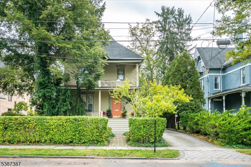 Plainfield City, New Jersey 07060, United States, 5 Bedrooms Bedrooms, ,3 BathroomsBathrooms,Residential,Coming Soon,219951