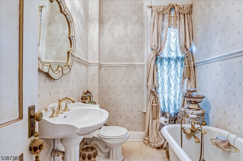 Plainfield City, New Jersey 07060, United States, 5 Bedrooms Bedrooms, ,3 BathroomsBathrooms,Residential,Coming Soon,219951