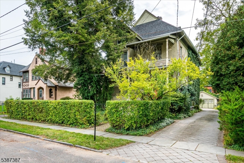 Plainfield City, New Jersey 07060, United States, 5 Bedrooms Bedrooms, ,3 BathroomsBathrooms,Residential,Coming Soon,219951