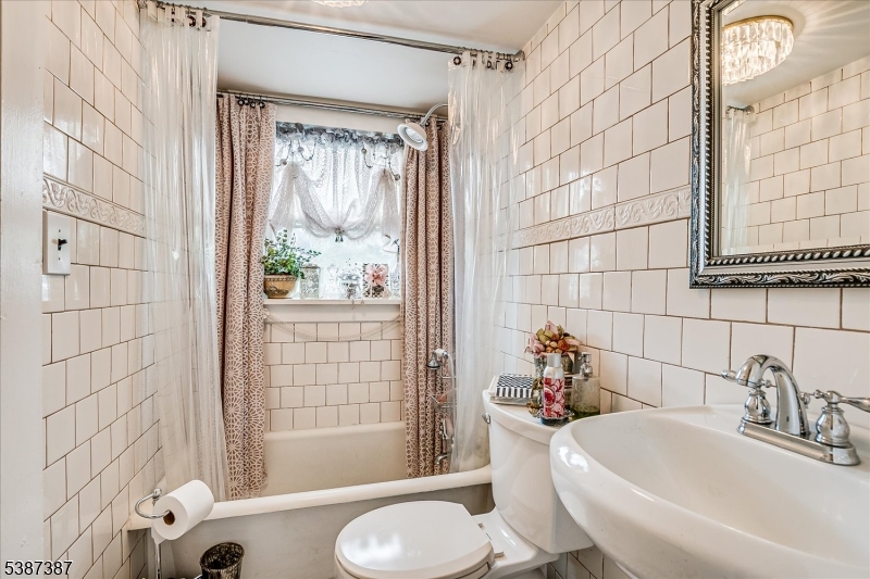 Plainfield City, New Jersey 07060, United States, 5 Bedrooms Bedrooms, ,3 BathroomsBathrooms,Residential,Coming Soon,219951