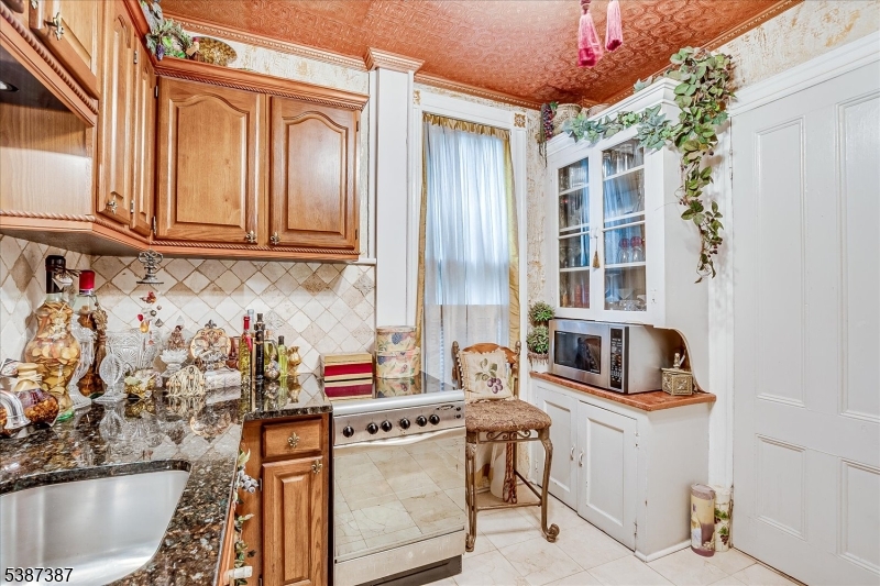 Plainfield City, New Jersey 07060, United States, 5 Bedrooms Bedrooms, ,3 BathroomsBathrooms,Residential,Coming Soon,219951