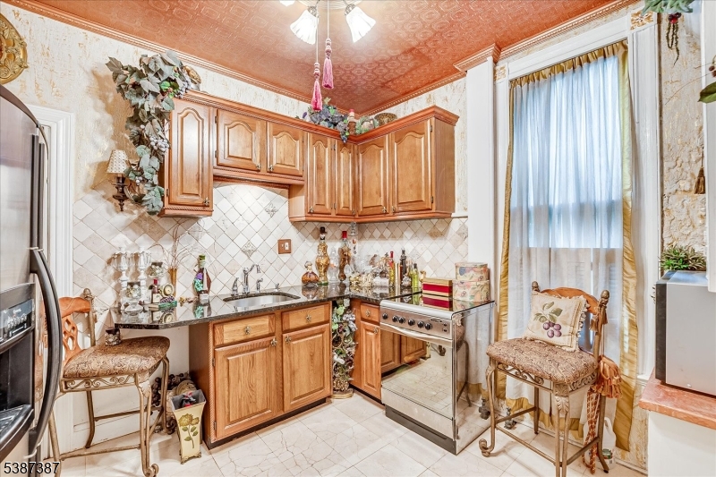 Plainfield City, New Jersey 07060, United States, 5 Bedrooms Bedrooms, ,3 BathroomsBathrooms,Residential,Coming Soon,219951