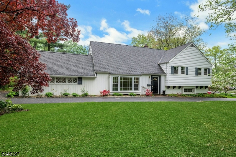 6 Ronarm Dr