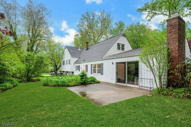 6 Ronarm Dr