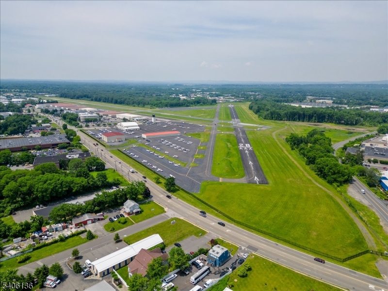 30 Sherwood Condo Assoc. - Commercial Lease