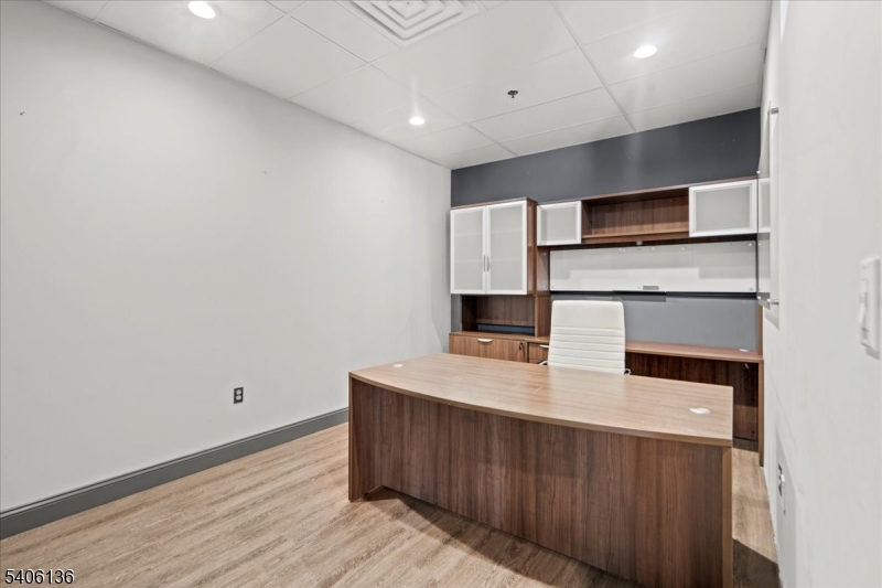 30 Sherwood Condo Assoc. - Commercial Lease