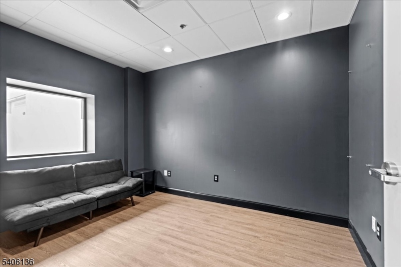 30 Sherwood Condo Assoc. - Commercial Lease