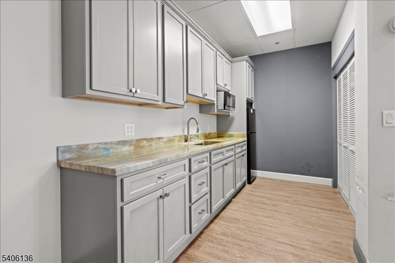 30 Sherwood Condo Assoc. - Commercial Lease