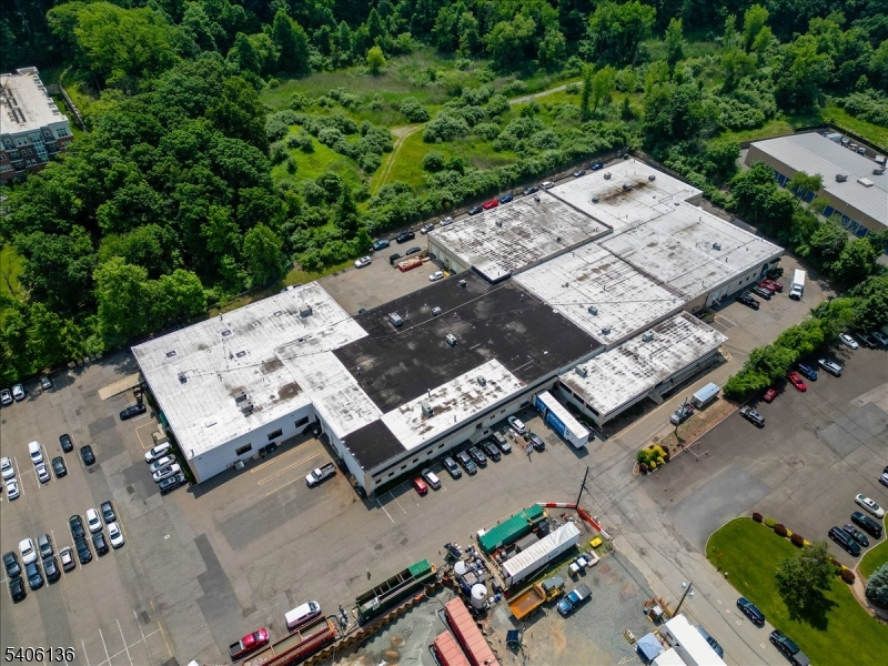 30 Sherwood Condo Assoc. - Commercial Lease