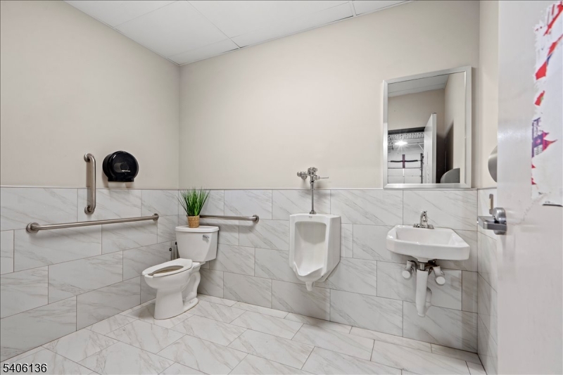 30 Sherwood Condo Assoc. - Commercial Lease