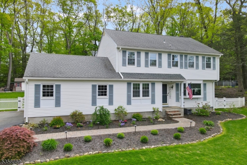10 Rolling Ridge Rd