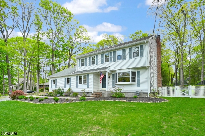 10 Rolling Ridge Rd