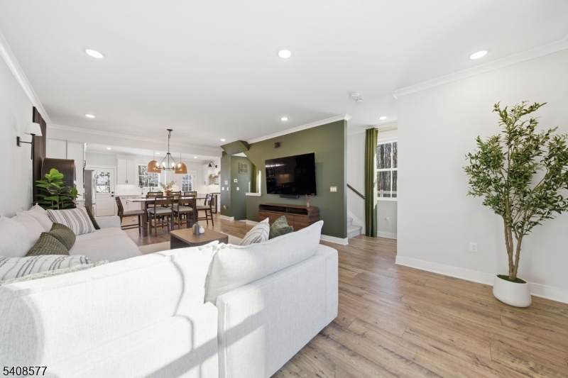 Moreno pl - Residential