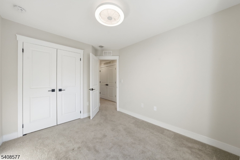 Moreno pl - Residential