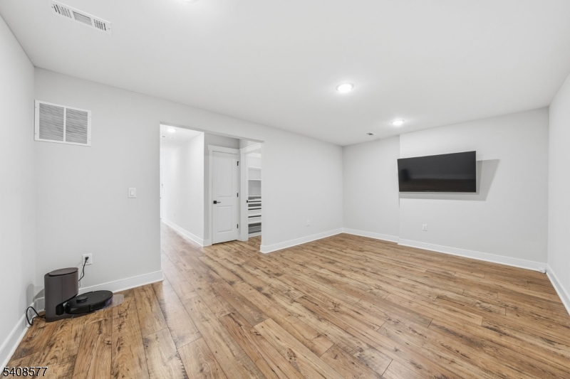 Moreno pl - Residential