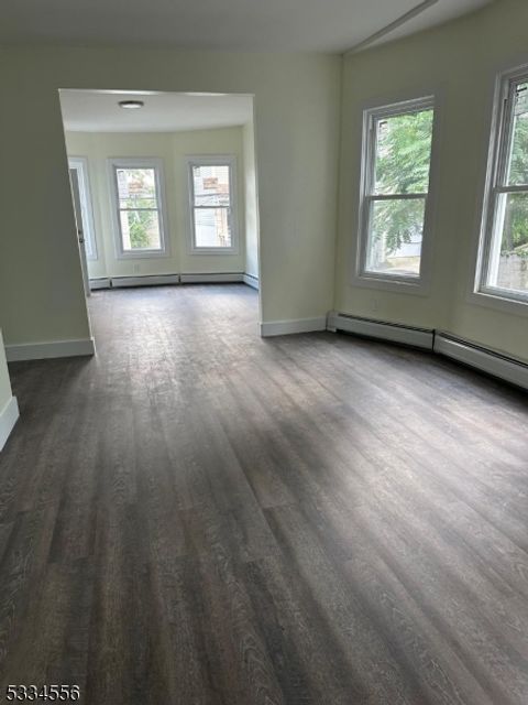 MLS: 3942957