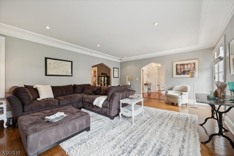 137 Canoe Brook Pkwy