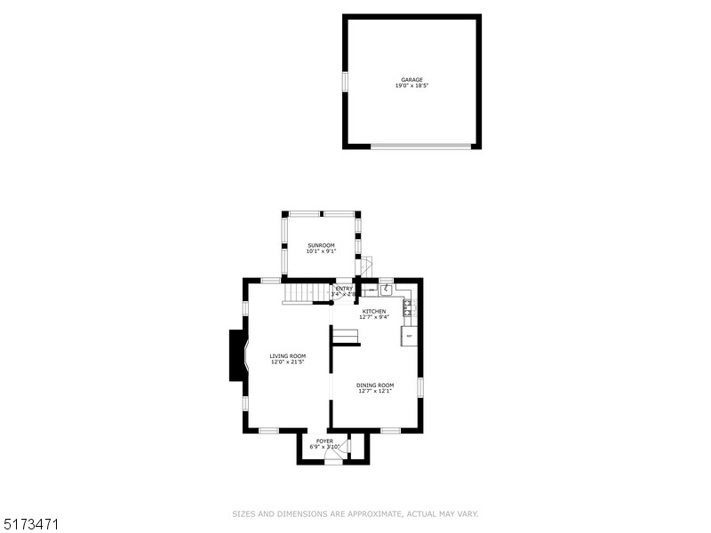 Main image without alt text