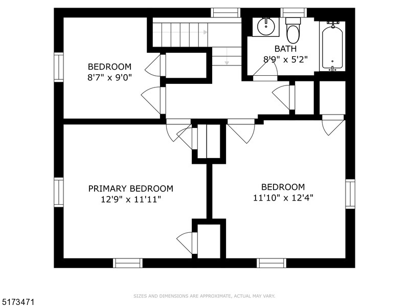 Main image without alt text