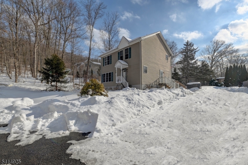 Cozy Lake - Residential
