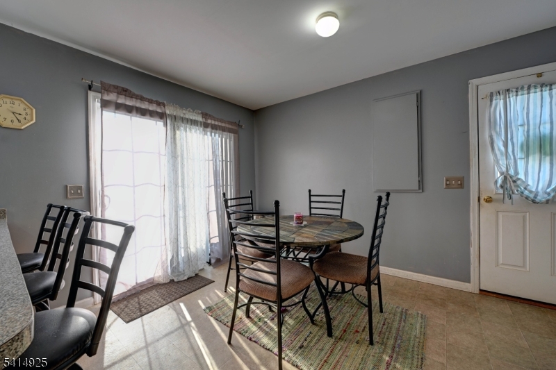 Cozy Lake - Residential