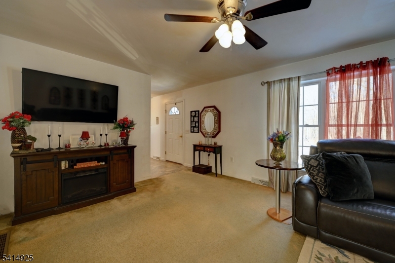 Cozy Lake - Residential