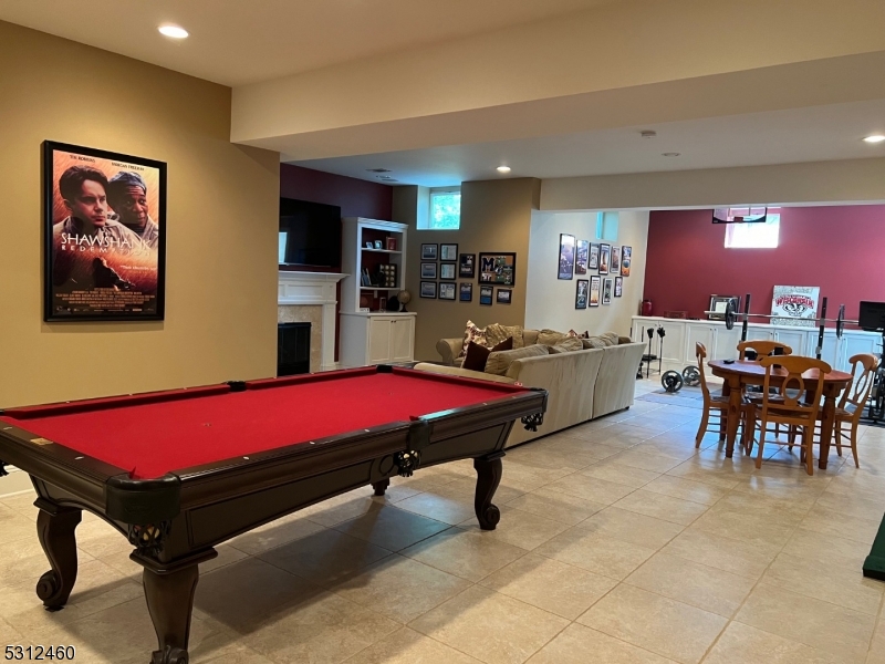 POET'S SECTION - Residential