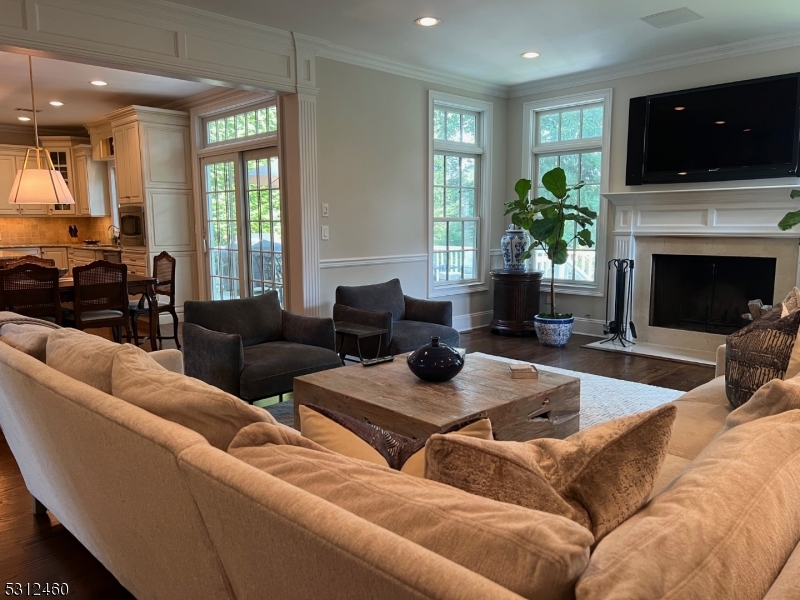 POET'S SECTION - Residential