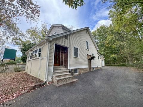 21 Passaic Ave, Livingston Twp., NJ 07039 - #: 3948388