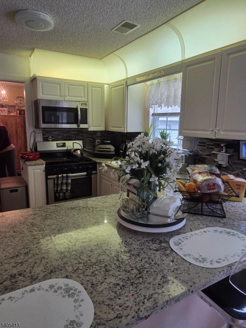 TIMBER SEC 10 - Residential Lease