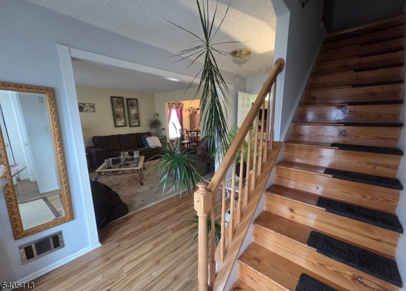 TIMBER SEC 10 - Residential Lease