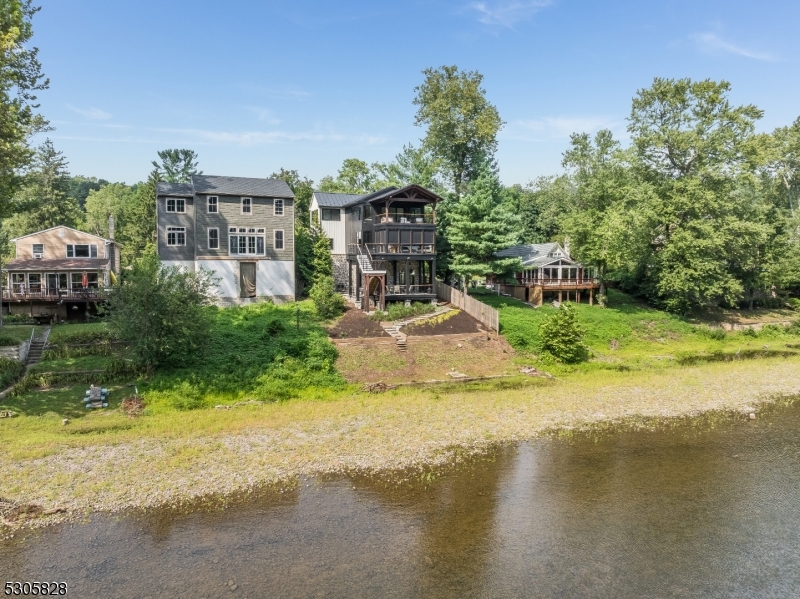 RIVER TOWNS - Residential