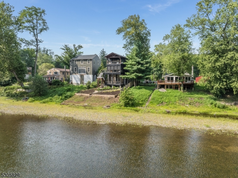 RIVER TOWNS - Residential