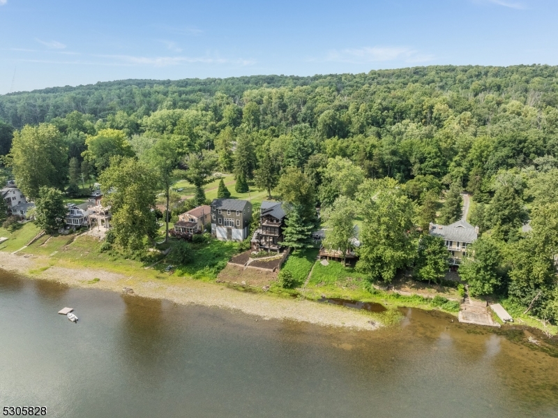 RIVER TOWNS - Residential