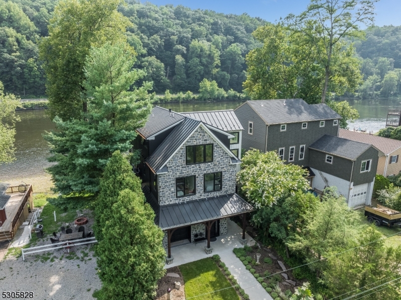 RIVER TOWNS - Residential