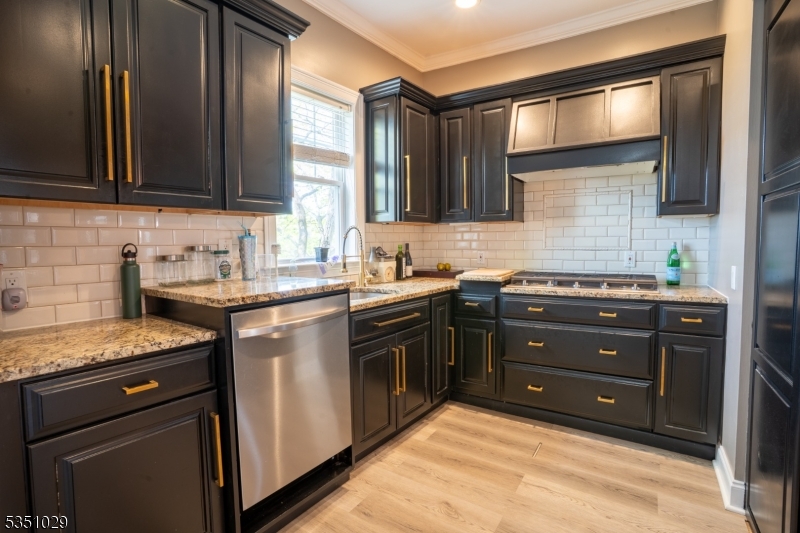 616 Main St B