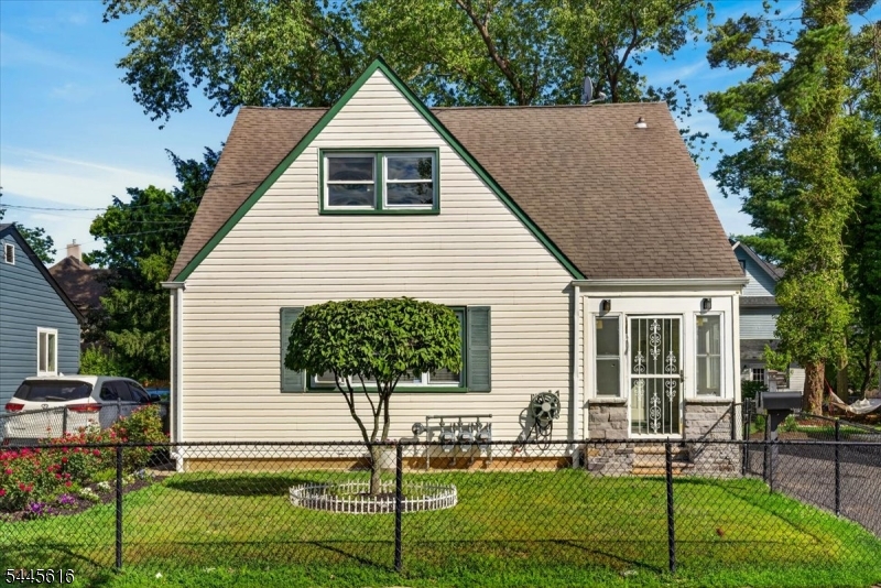 Photo 1 of 21 — 650 E 6Th St, Plainfield City, NJ 07060