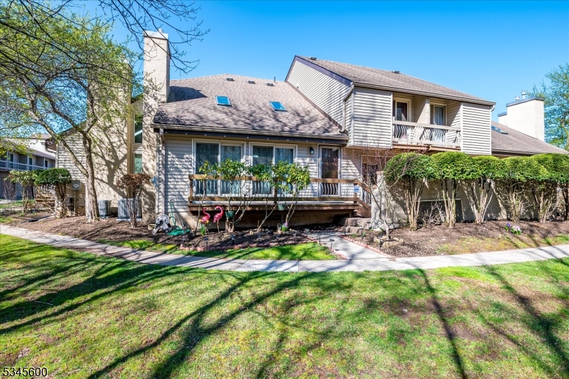 Edison Twp., New Jersey 08820, United States, 2 Bedrooms Bedrooms, ,3 BathroomsBathrooms,Residential,Active,104425