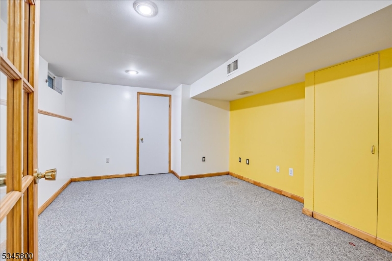 Edison Twp., New Jersey 08820, United States, 2 Bedrooms Bedrooms, ,3 BathroomsBathrooms,Residential,Active,104425