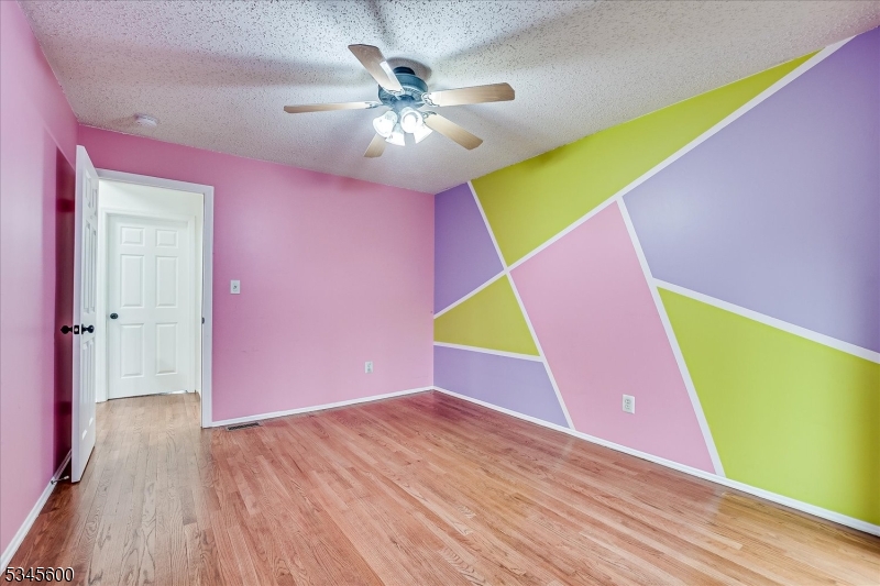 Edison Twp., New Jersey 08820, United States, 2 Bedrooms Bedrooms, ,3 BathroomsBathrooms,Residential,Active,104425