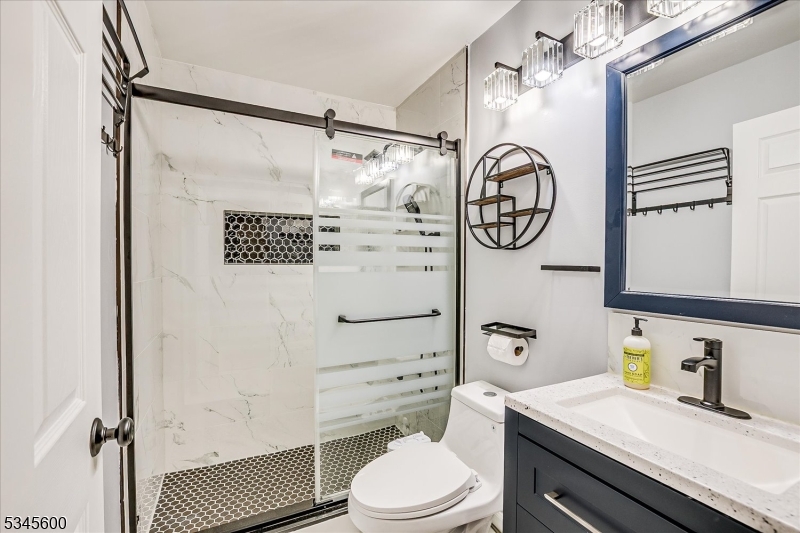 Edison Twp., New Jersey 08820, United States, 2 Bedrooms Bedrooms, ,3 BathroomsBathrooms,Residential,Active,104425