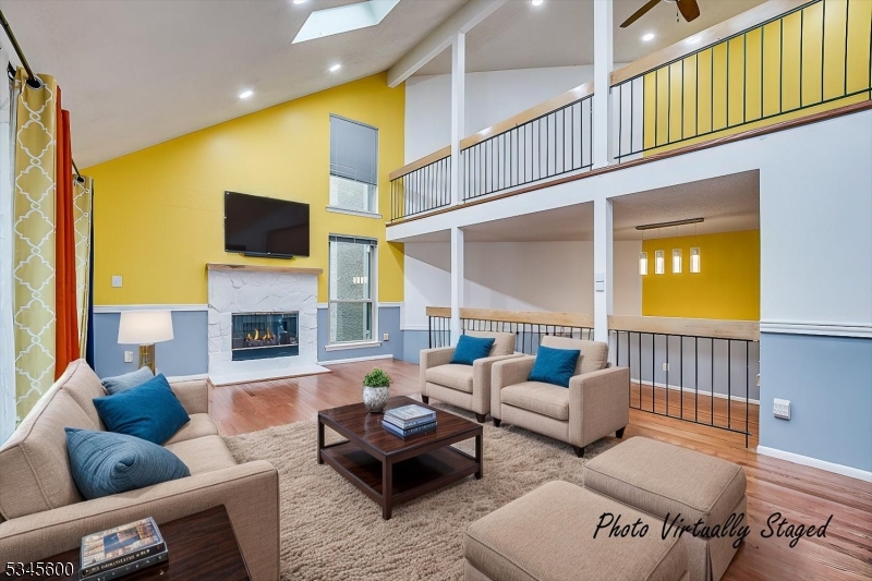 Edison Twp., New Jersey 08820, United States, 2 Bedrooms Bedrooms, ,3 BathroomsBathrooms,Residential,Active,104425