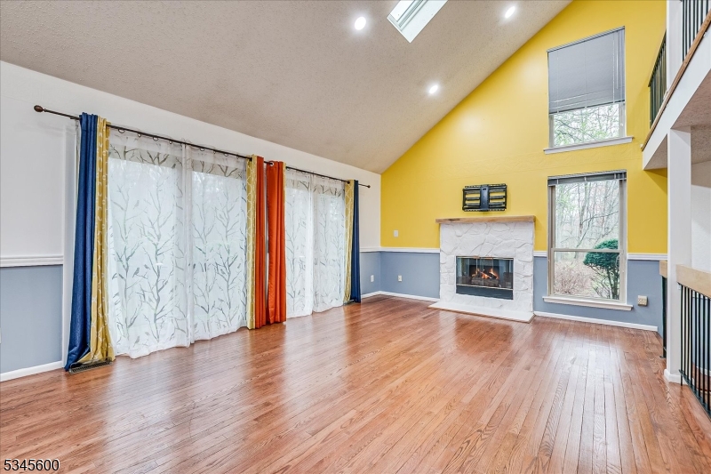 Edison Twp., New Jersey 08820, United States, 2 Bedrooms Bedrooms, ,3 BathroomsBathrooms,Residential,Active,104425