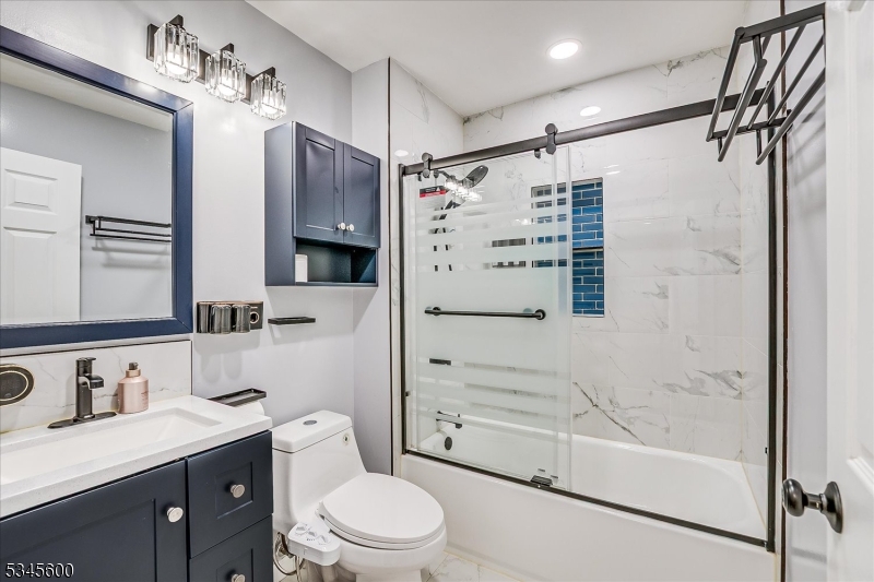 Edison Twp., New Jersey 08820, United States, 2 Bedrooms Bedrooms, ,3 BathroomsBathrooms,Residential,Active,104425